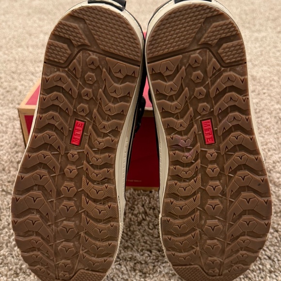 Vans Sk8-Hi Waterproof Insulated Shoes - Picture 6 of 6